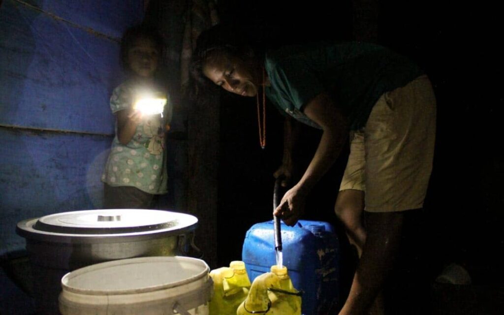 Donasi Sekarang: Terangi Kehidupan Dengan Lampu Tenaga Surya di Daerah Pedesaan